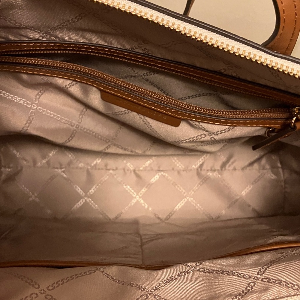 Michael Kors White and Brown Tote Bag - Picture 15 of 16